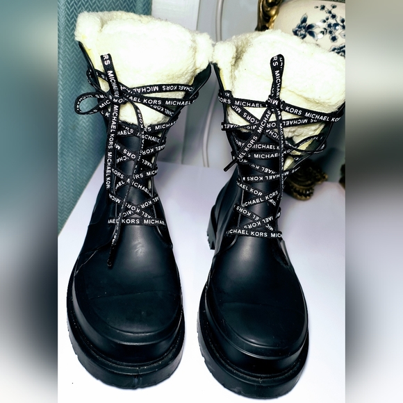 Super comfortable, soft and warm, Michael Kors Faux Shearling-Lined Rain Boots. - Picture 9 of 16